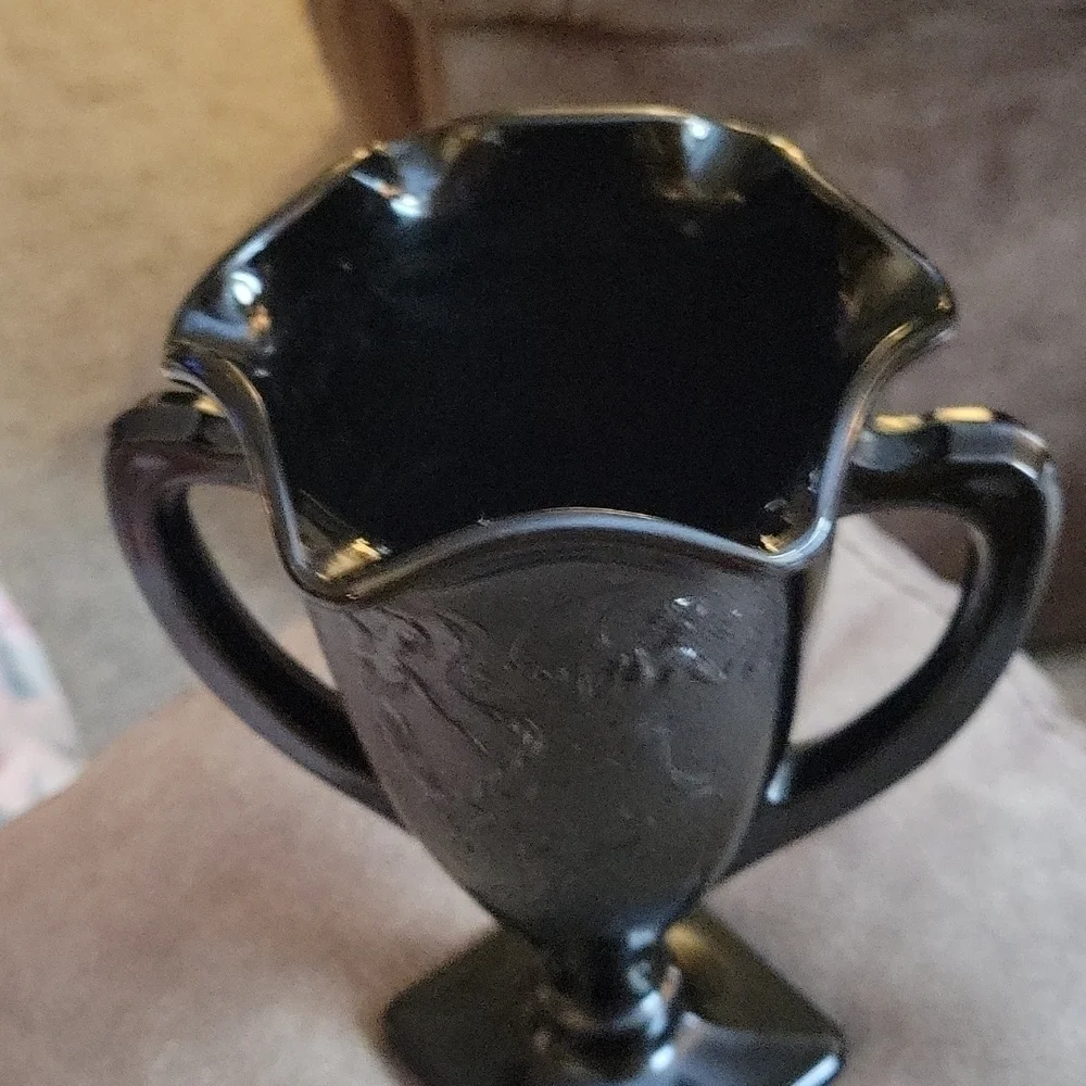 VTG 1937 LE Smith Black Glass Amethyst Trophy Castlecore Vase